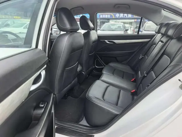 Geely Emgrand Leading version 1.5L CVT luxury Country VI