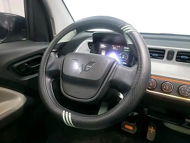 Wuling Wuling Hongguang MINIEV Free lithium iron phosphate
