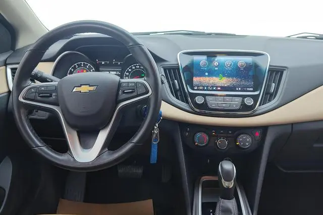Chevrolet Cruze 320 automatic Enjoy Skylight version