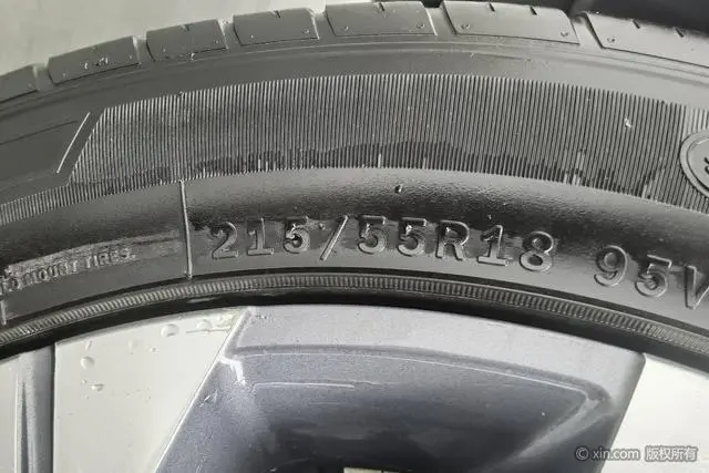 Geely Binyue 260T DCT Ranger Country V