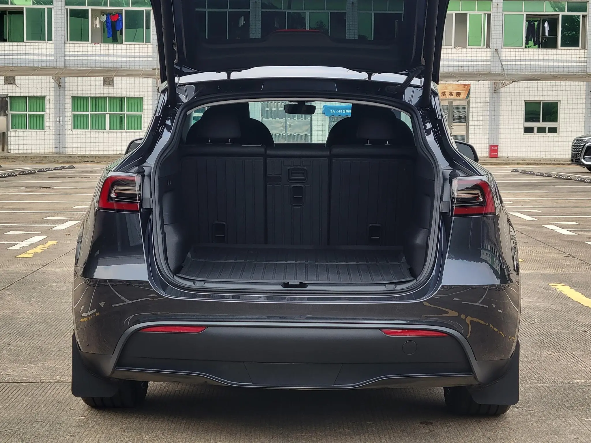 Tesla Model Y Rear-wheel drive version