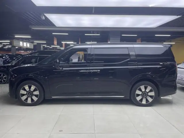 ZEEKR ZEEKR 009 Seven-seater aisle version four-wheel drive 108kWh