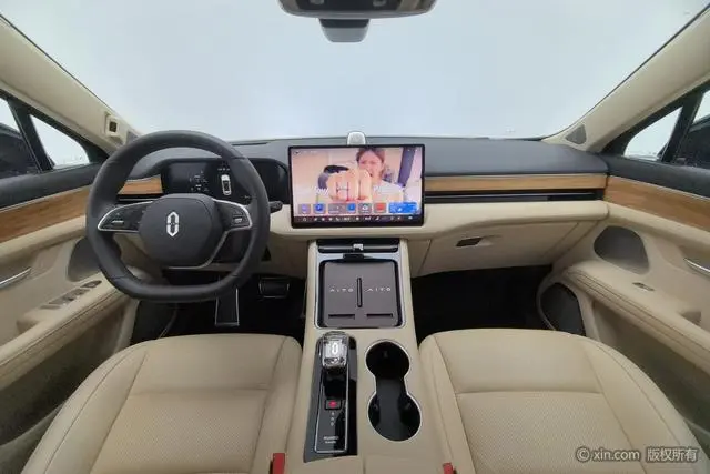 AITO Ask the world M5 Pure electric four-wheel drive performance version