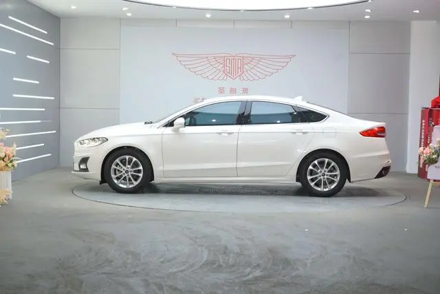 Ford Mondeo EcoBoost 180 fashion type