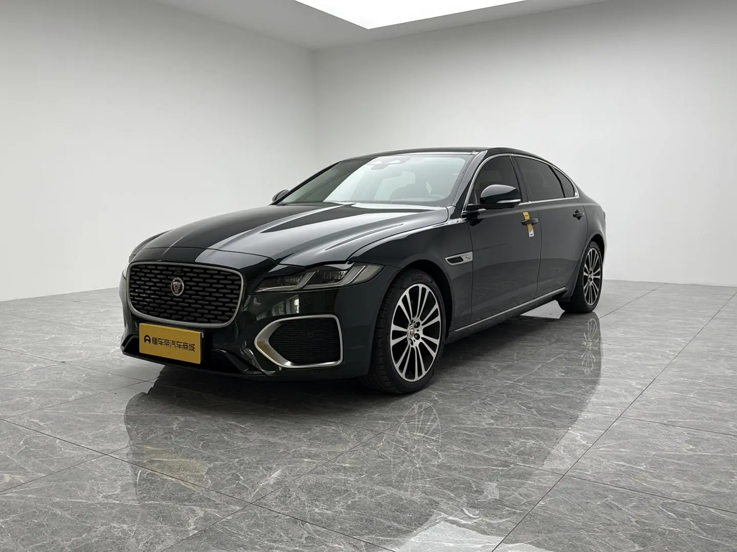 Jaguar Jaguar XFL 2.0T P250 two-wheel drive Exclusive Deluxe Edition