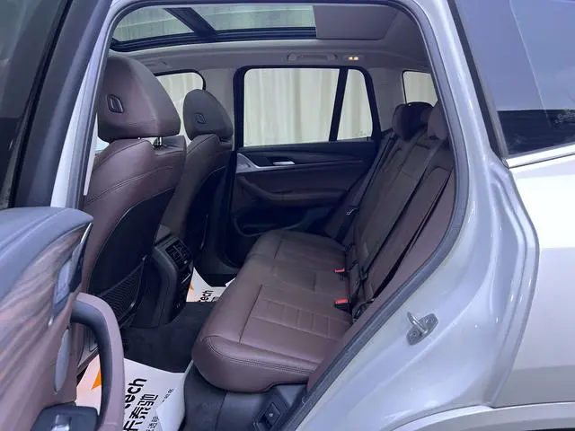 BMW BMW X3 xDrive28i M sports suit