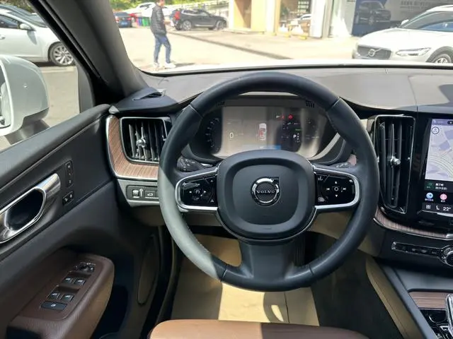 Volvo Volvo XC60 PHEV T8 four-wheel drive long battery life Zhiyuan Deluxe Edition
