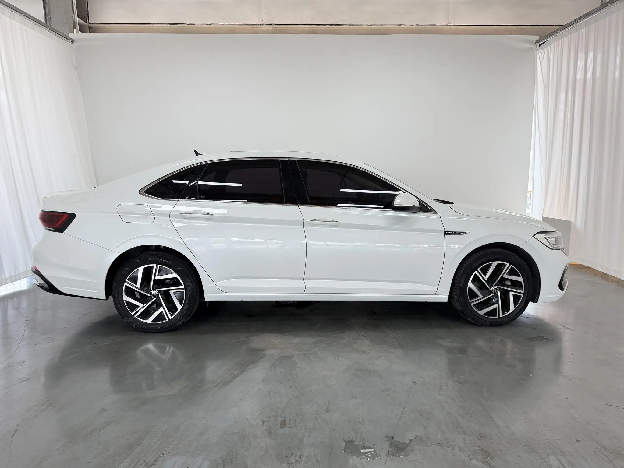 Volkswagen Sagitar 300TSI DSG Beyond Edition