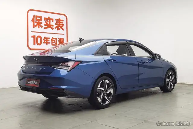 Hyundai Elantra 1.5L CVT LUX Premium Edition