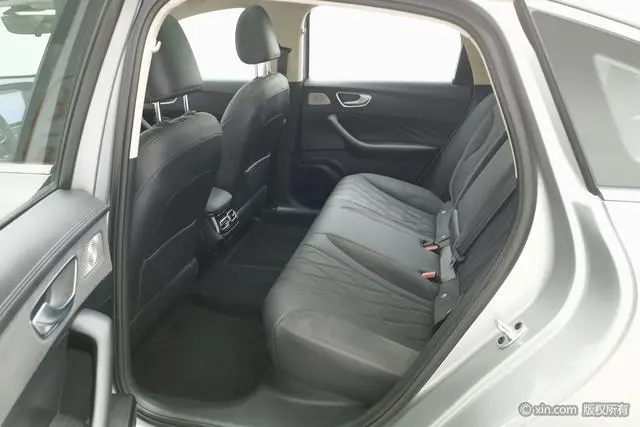 Roewe Roewe D7 DMH 125 Excellent Edition