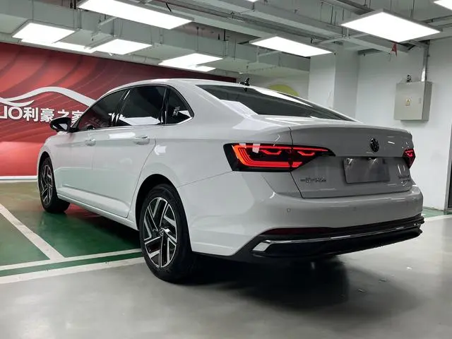Volkswagen Sagitar Facelift Two 300TSI DSG Beyond Edition