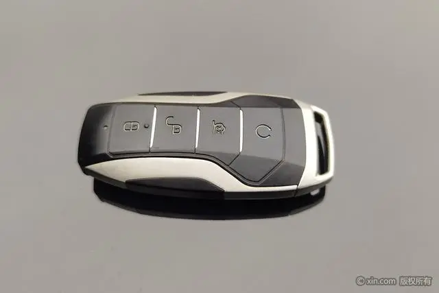 BYD Tang DM DM 2.0T four-wheel drive high-performance version of the Genesis flagship