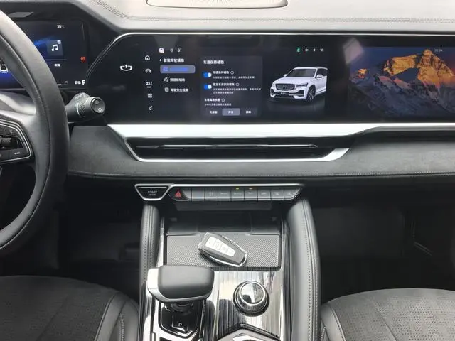 Geely Xingyue L 2.0TD high-power automatic two-wheel drive Skyrim version