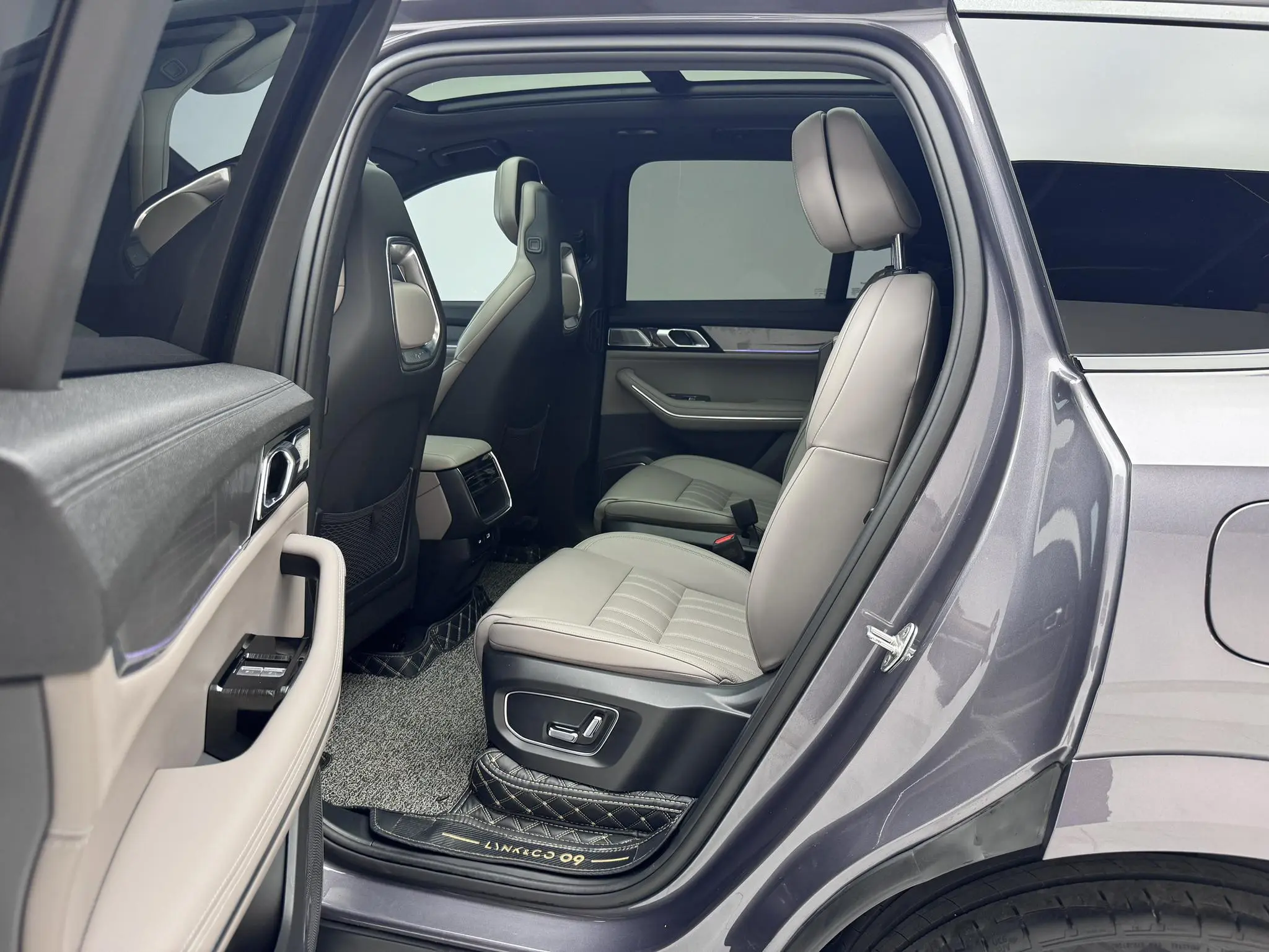 LYNK & CO Lynk &Co. 09 EM-P EM-P 2.0 TD Voyage Edition Six-seater PM