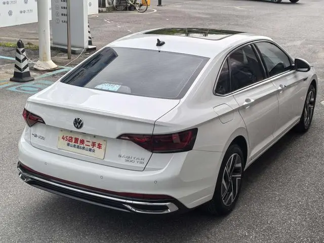 Volkswagen Sagitar 300TSI DSG Beyond Edition