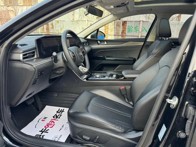 Kia Kia K5 270T CVVD Deluxe Edition