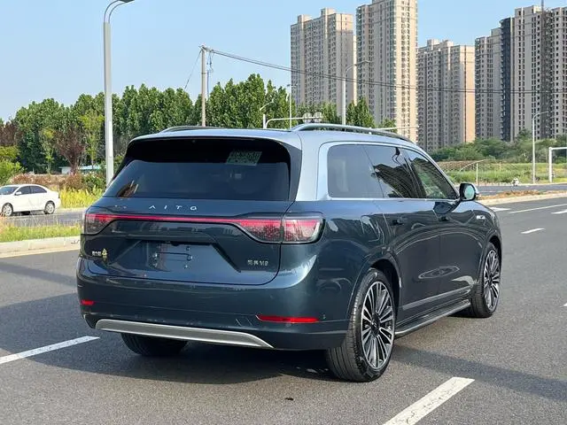 AITO Ask the world M9 Extended range Ultra six-seater version