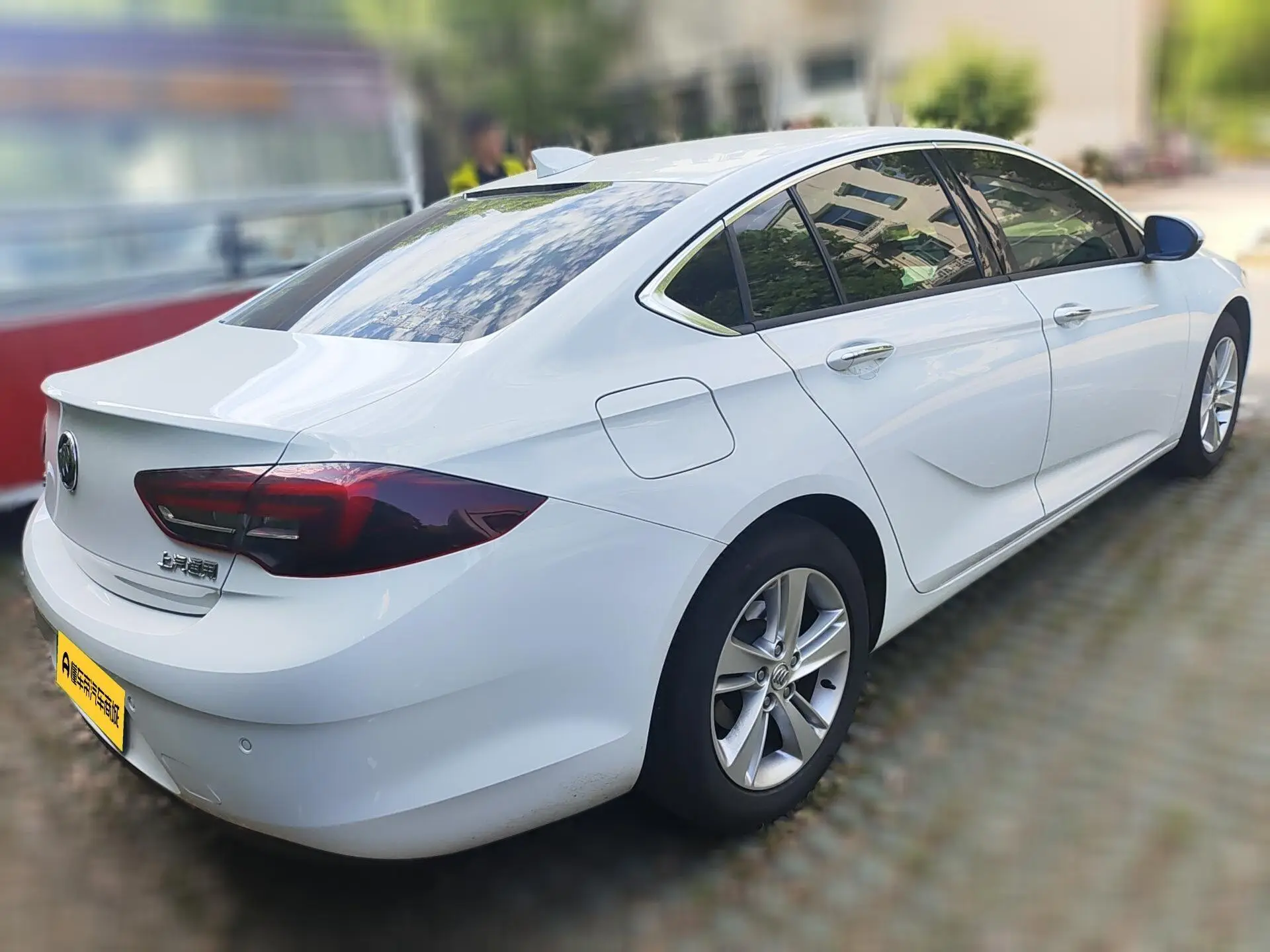 Buick Regal 20T Elite Country VI