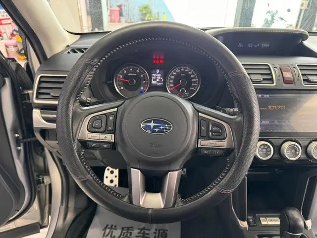 Subaru FORESTER Forester 2.0i Fashion Navigation Version