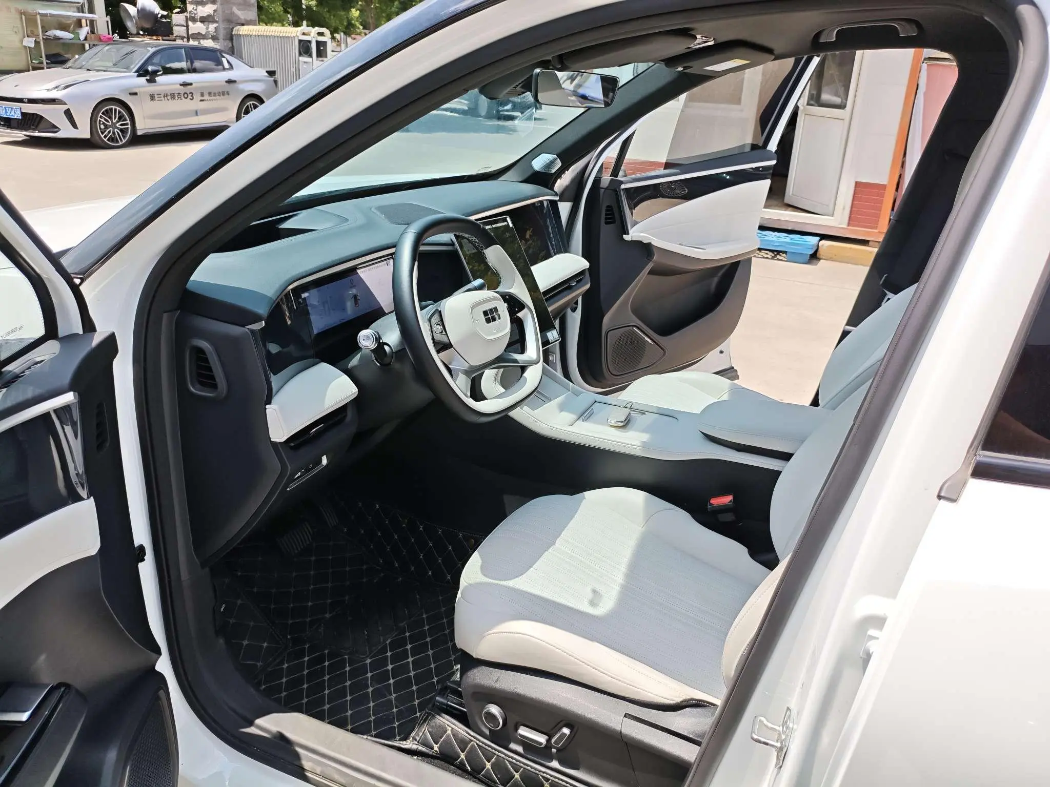 Geely Galaxy Galaxy L7 1.5T DHT 115km Starship
