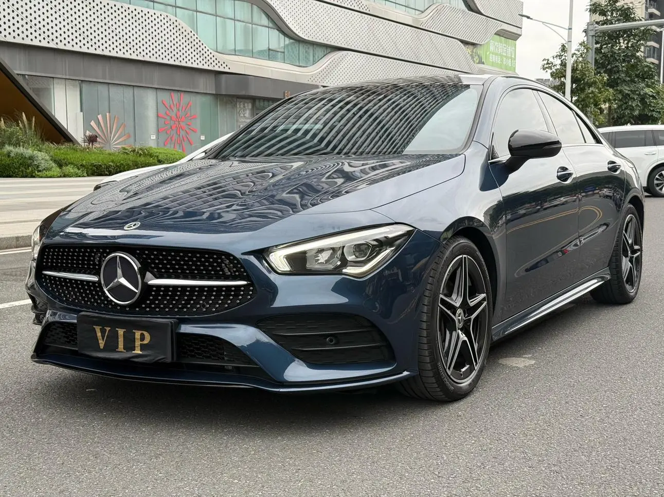Mercedes-Benz Mercedes-Benz CLA CLA 200 4MATIC four-door coupe