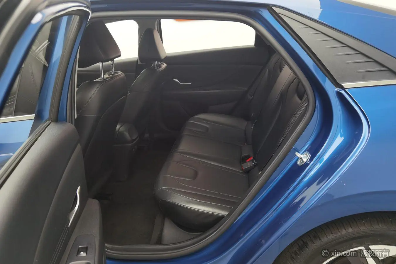 Hyundai Elantra 1.5L CVT LUX Premium Edition