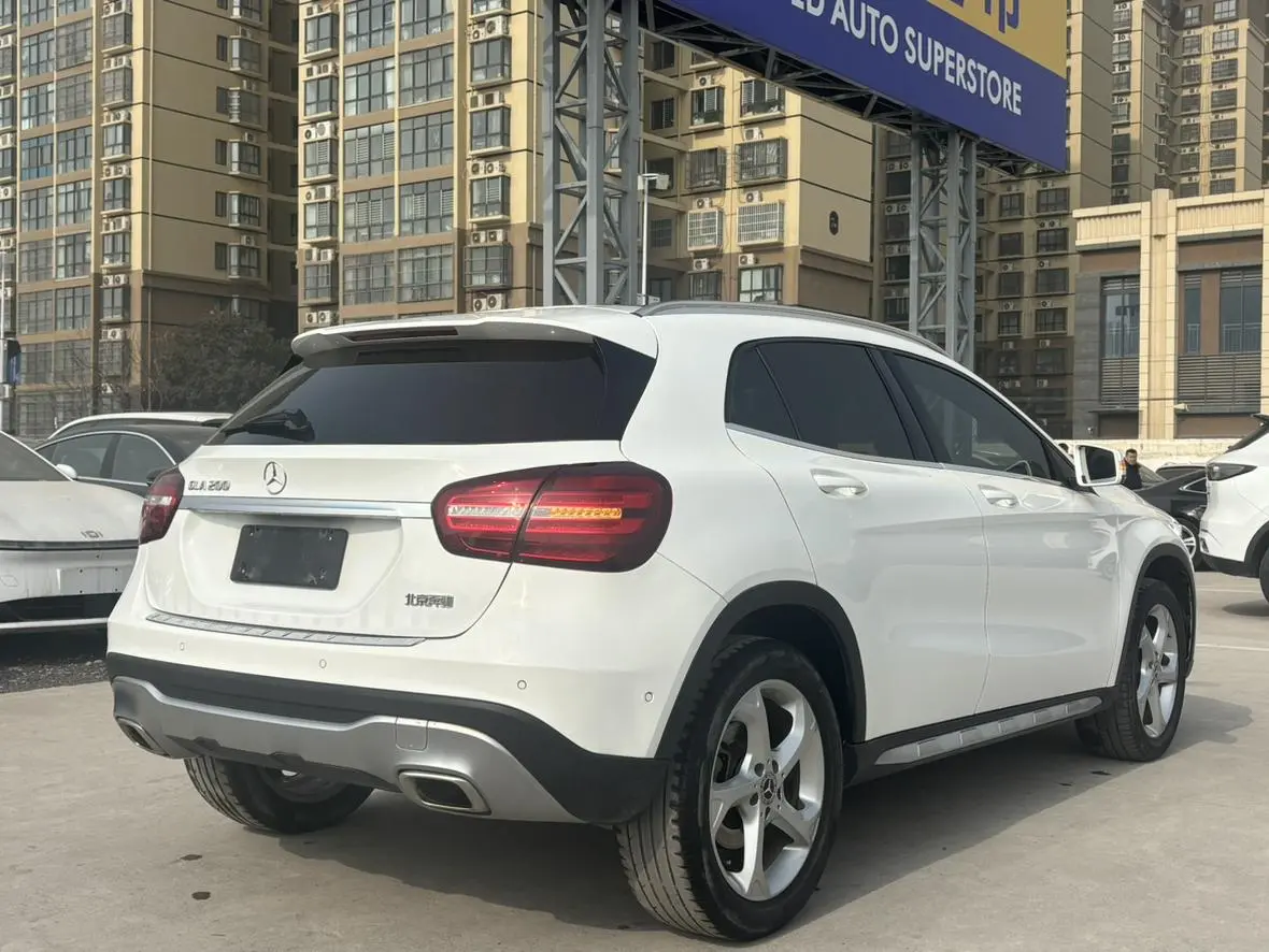 Mercedes-Benz Mercedes-Benz GLA GLA 200 dynamic type