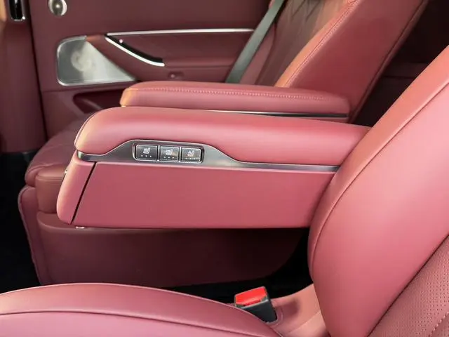 AITO Ask the world M8 Extended range Ultra six-seater version