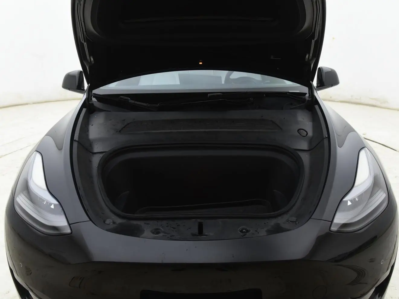 Tesla Model Y Facelifted rear-wheel drive version