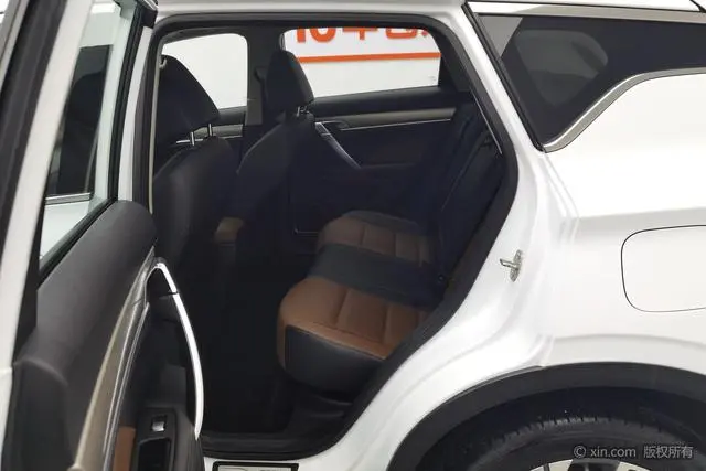 Geely Binyue 260T DCT Ranger Country V
