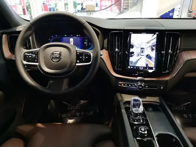 Volvo Volvo XC60 PHEV T8 four-wheel drive long battery life Zhiyuan Deluxe Edition