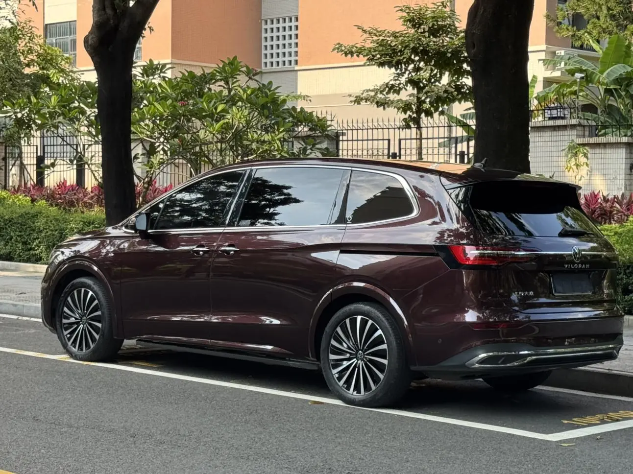 Volkswagen Weiran 380TSI Premium Edition
