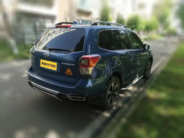 Subaru FORESTER Forester 2.0i Deluxe Navigation Version