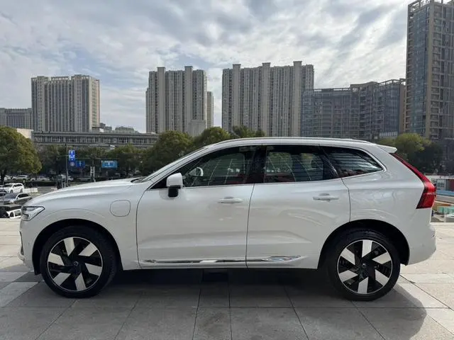 Volvo Volvo XC60 PHEV T8 four-wheel drive long battery life Zhiya Deluxe Edition
