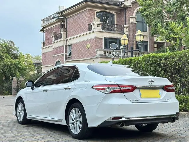TOYOTA Camry 2.0G Deluxe Edition