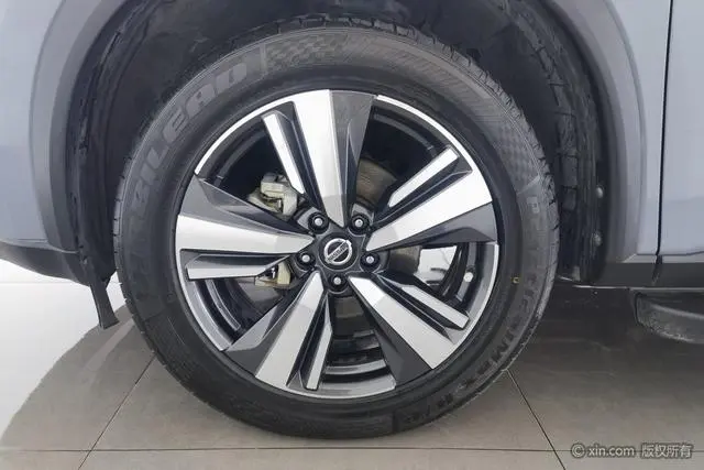 Nissan Qijun VC-Turbo 300 CVT 4WD Extreme Edition