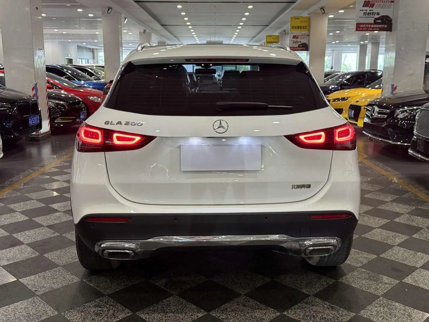 Mercedes-Benz Mercedes-Benz GLA GLA 200