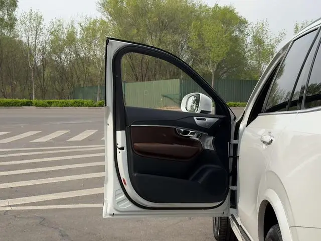 Volvo Volvo XC90 PHEV E-drive hybrid T8 Zhizun Deluxe Edition 7 Seats