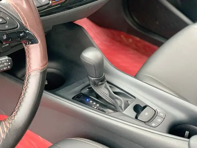 TOYOTA IZOA Dual Engine 2.0L Yixiang Edition