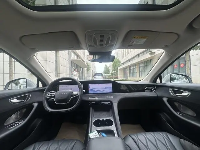 Roewe Roewe D7 DMH 125 Ultimate Edition