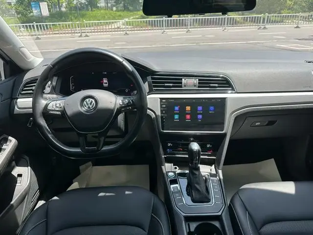 Volkswagen Lingdu 280TSI DSG Deluxe Edition Country VI