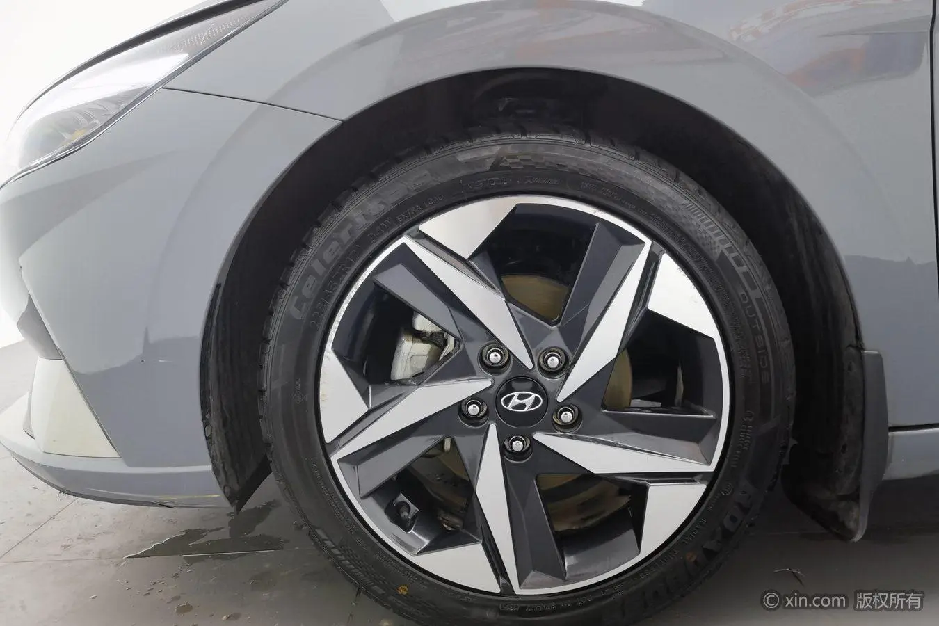 Hyundai Elantra 1.5L CVT LUX Premium Edition