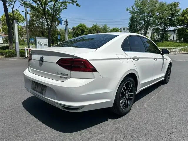 Volkswagen Lingdu 280TSI DSG Deluxe Edition Country VI