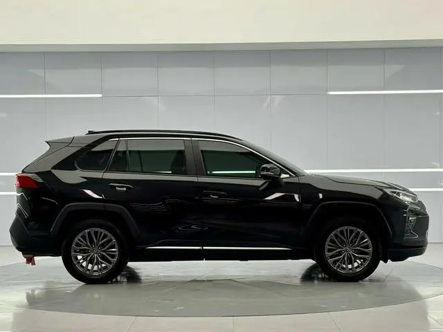 TOYOTA Wilanda 2.0L two-wheel drive luxury PLUS edition