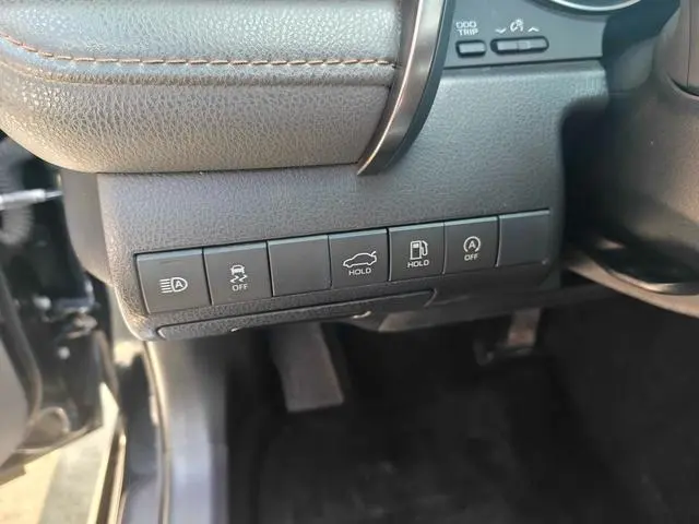 TOYOTA Camry 2.0G Deluxe Edition