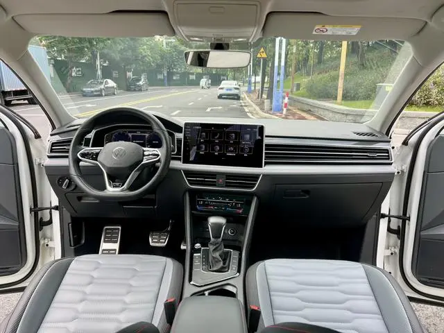 Volkswagen Tiguan X 330TSI Premium Edition