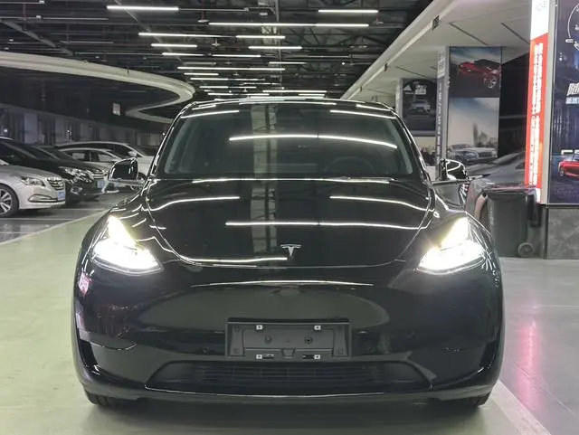 Tesla Model Y Facelifted rear-wheel drive version
