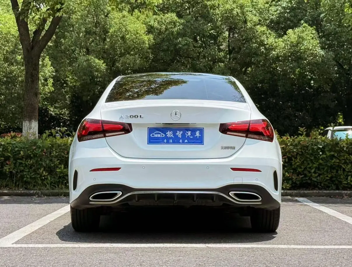 Mercedes-Benz Mercedes-Benz A-class A 200 L sports sedan fashion Version