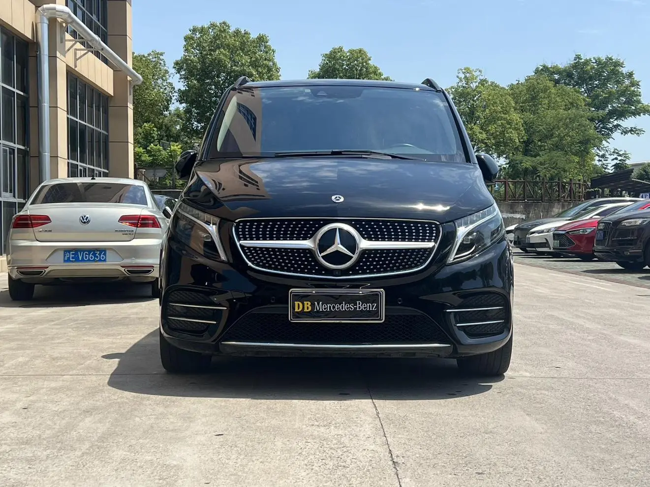 Mercedes-Benz Mercedes-Benz V-class V 260 L Long wheelbase Deluxe Edition