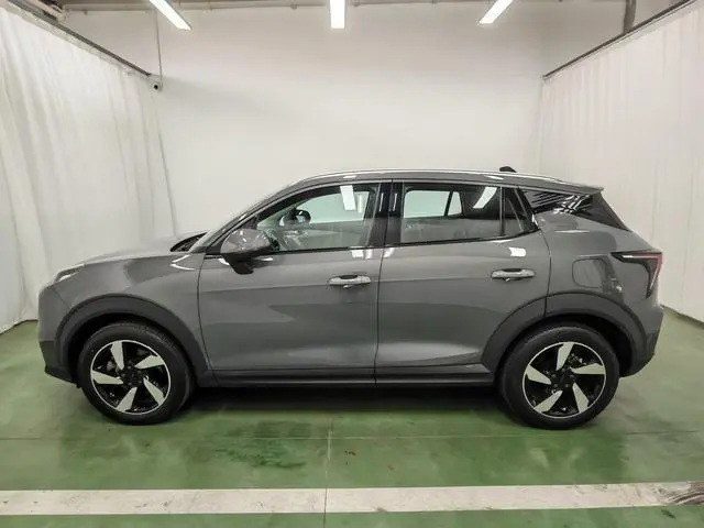 LYNK & CO Lynk & Co. 06 EM-P Plus